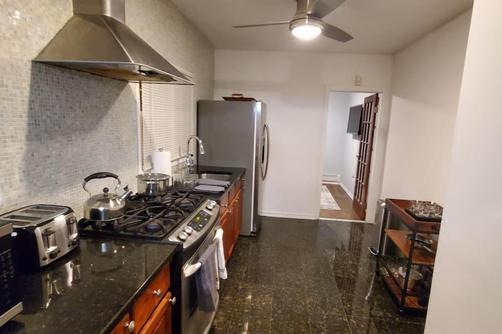 Quiet 3 Bedroom Apartment In Private Home New York Bagian luar foto