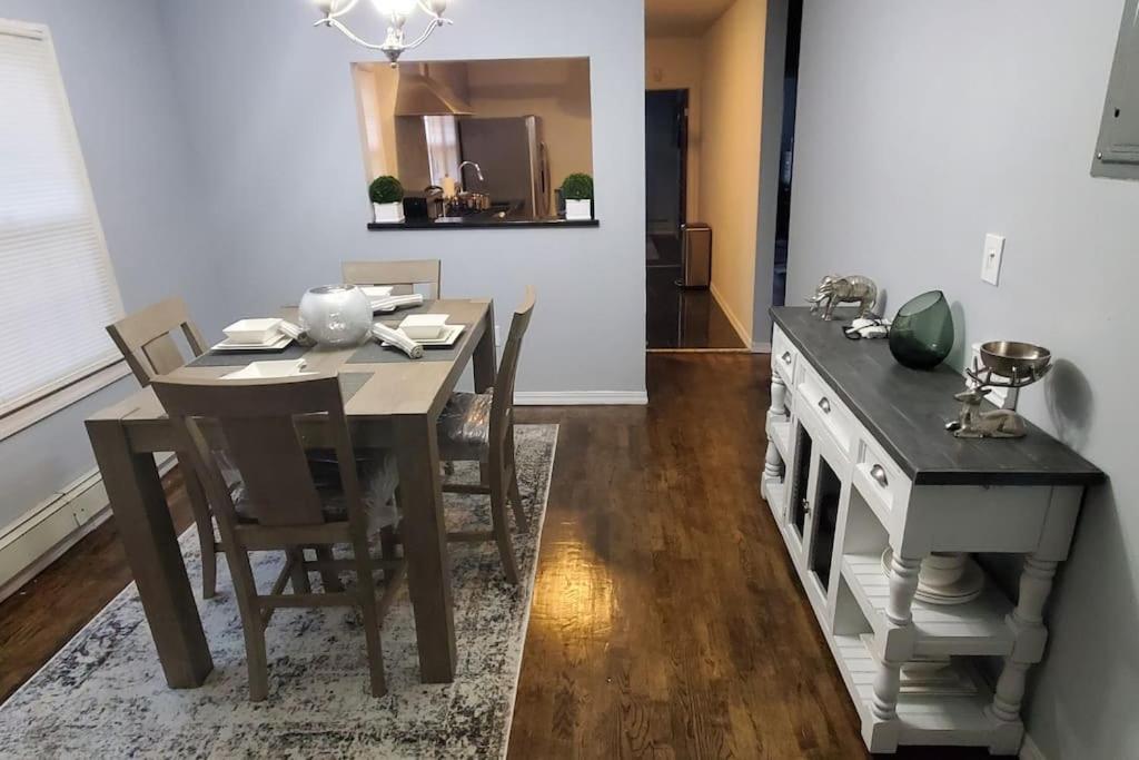 Quiet 3 Bedroom Apartment In Private Home New York Bagian luar foto