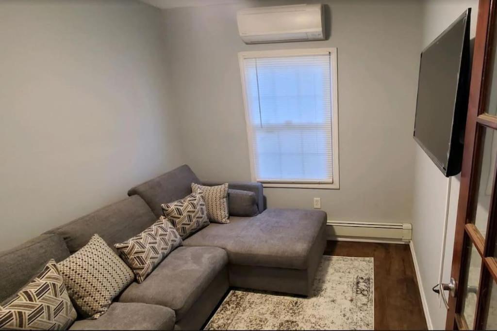 Quiet 3 Bedroom Apartment In Private Home New York Bagian luar foto